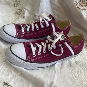 Converse All Star Low Top Sneakers; Maroon | Burgundy; Men’s 12, Women’s 14